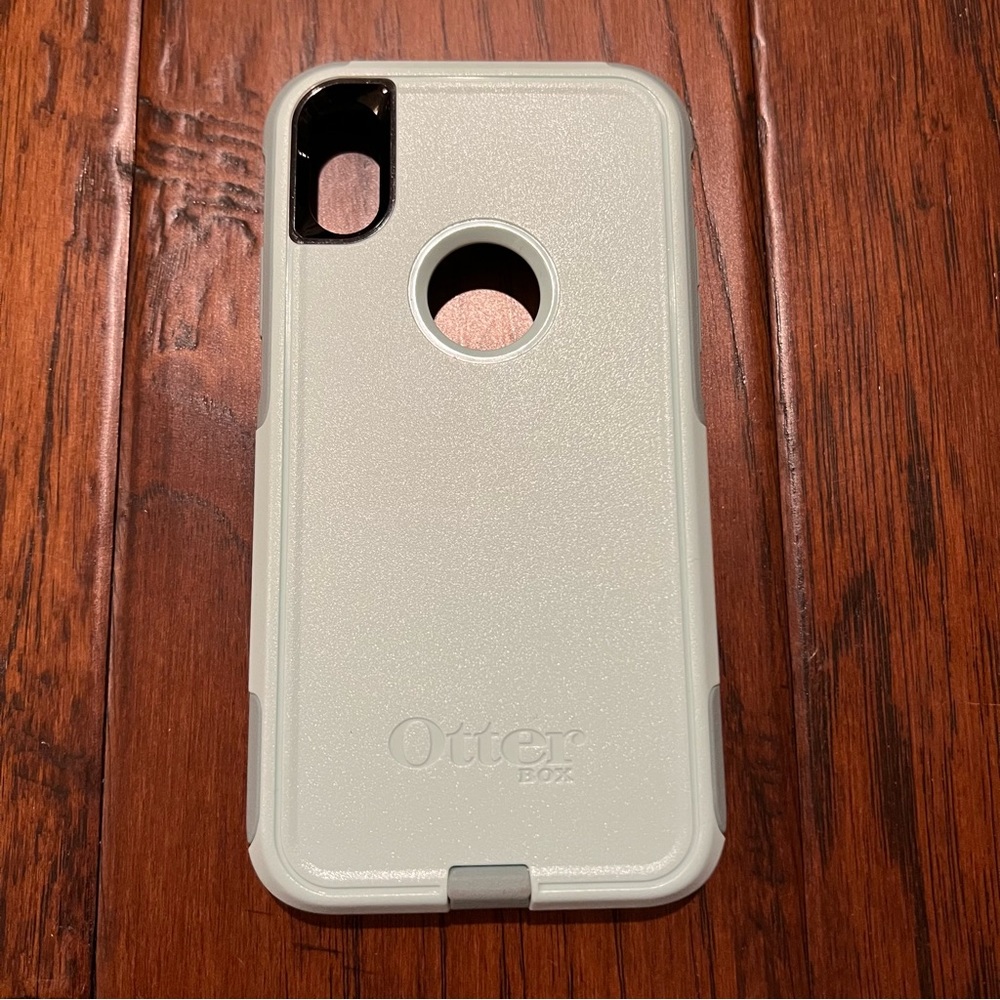 iPhone XR OtterBox Commuter Series